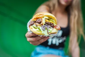 Tak dla wegeburgerów, nie dla jogurtów sojowych