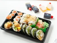 Jedzenie na telefon: testujemy sushi
