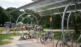 Gdańsk-Wrzeszcz: będą nowe stojaki na rowery i słupki przy jezdni