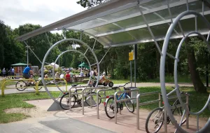 Gdańsk-Wrzeszcz: będą nowe stojaki na rowery i słupki przy jezdni