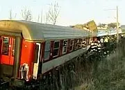Zmiażdżony pociąg: zginął maszynista z Gdyni