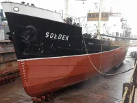 "Sołdek" w pełnej krasie podczas remontu w doku w stoczni