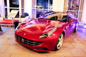 Belvedere Night z Ferrari