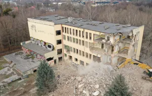Znika dawny budynek Instytutu Psychologii UG w Jelitkowie