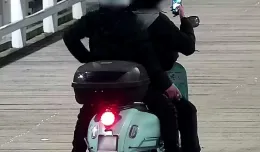 We trójkę na jednym skuterze jeździli po molo w Brzeźnie