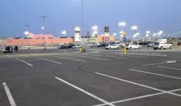 16-latek driftował na parkingu centrum handlowego