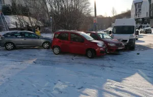 Opady śniegu utrudniły ruch w Gdyni