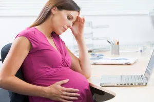 Dwa dodatkowe tygodnie dla mamy i tydzień dla taty