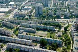 Małe, stare, ale tańsze i w centrum. Wielka płyta wciąż popularna