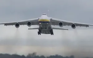 Co przywozi ogromny An-124 do Gdyni?