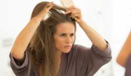 Co powoduje siwienie włosów?