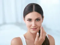 Szybka i skuteczna regeneracja skóry twarzy i włosów. Po jakie składniki sięgnąć?