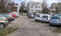 Kamienna Góra: w miejsce parkingu powstaną mieszkania