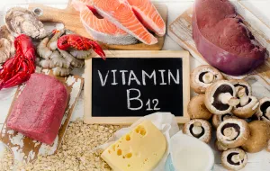 Okiem dietetyka: znaczenie witaminy B12 w diecie
