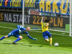 Arka Gdynia - Widzew Łódź 0:0. Seria bez porażki przedłużona do 9 meczów, ale...