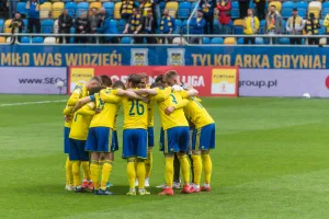 Korona Kielce - Arka Gdynia. Jarosław Kotas: Walka o awans jak wodowanie