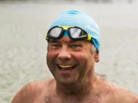Piotr Biankowski gotów do przepłynięcia kanału La Manche. Uważa na meduzy i węże