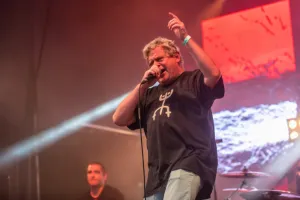 Deszczowy, ale udany koncert Kultu na Placu Zebrań Ludowych w Gdańsku