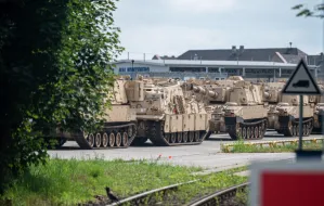 Amerykańskie czołgi i wozy bojowe teraz w Porcie Gdynia