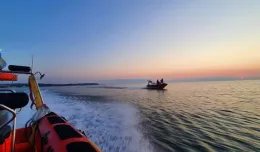 Zostawił ubrania i dokumenty na plaży, postawił na nogi wszystkie służby