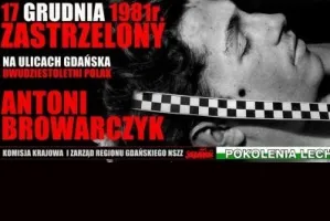 Zdjęcie pierwszej ofiary stanu wojennego na siedzibie Solidarności
