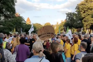 Przeciwnicy "Lex TVN" protestują w Gdańsku