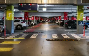 Ostatnie duże centrum handlowe wprowadzi płatny parking?