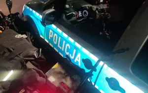 Pijany motocyklista upadł na radiowóz