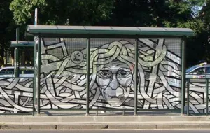 Sztuka na przystanku tramwajowym we Wrzeszczu
