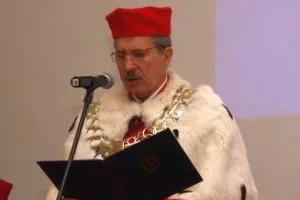 Były rektor AWFiS oczyszczony z zarzutów