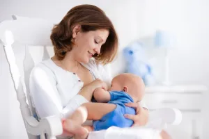 Pracodawca prosi o lekarskie zaświadczenie o karmieniu piersią. Ma prawo?