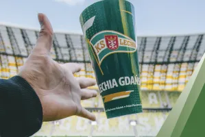 Piwo na stadionie tylko z wielorazowych kubków