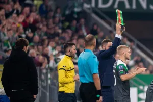 Lechia Gdańsk szuka nowych rozwiązań. Dlaczego Tomasz Makowski zagrał na obronie?