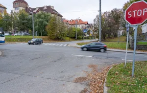 Przebudowa skrzyżowania na Dąbrowie. Nowa sygnalizacja i przejścia dla pieszych