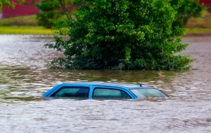 Jak rozpoznać auto po powodzi?