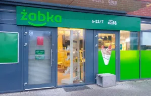 Kto niszczy sklepy Żabki w Gdańsku?