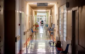 Dziecko w Szpitalu Zakaźnym: "Najczęściej niezaszczepione, tak jak rodzina"