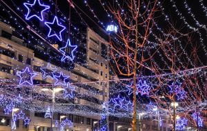 Iluminacje świąteczne w Gdyni od 4 grudnia, w Gdańsku dzień później