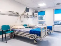 Modułowy szpital dla pacjentów z COVID-19 już działa, "tymczasowy" czeka na decyzję