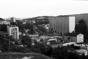 Lata 90. Czasy "kocenia" i "krojenia" na mieście