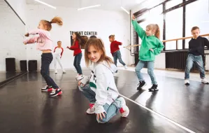 Taniec dla dzieci. Dlaczego warto zapisać dziecko na zajęcia?