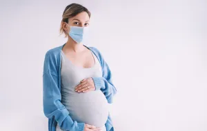 Matka zapewnia odporność dziecku, szczepiąc się w ciąży przeciw COVID-19