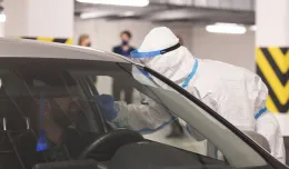 Niemcy: testy na koronawirusa bez wychodzenia z auta