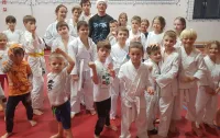 Trenuj karate, zdobywaj sukcesy jak Julia Daniszewska. Gdzie i za ile?