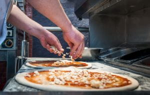 Międzynarodowy Dzień Pizzy w Trójmieście. Promocje i oferty specjalne