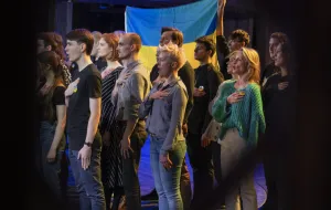 "Nie umarła jeszcze Ukraina". Aktorzy gdyńskich teatrów nagrali hymn Ukrainy
