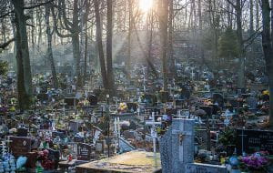 Duże koszty utrzymania cmentarzy komunalnych. 35 mln zł za cztery lata