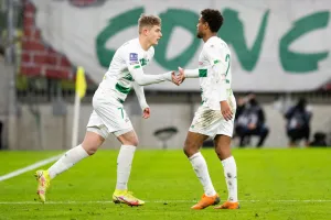Na kogo powinna zdecydować się Lechia Gdańsk z prawej strony boiska?