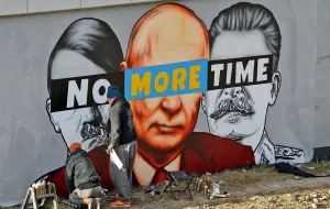 Hitler, Putin i Stalin w jednym stali rzędzie. Mural Tuse już jest, będą kolejne