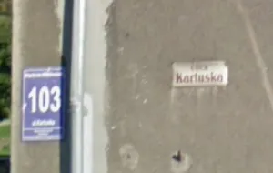 Zniknęła historyczna tablica z nazwą ul. Kartuskiej na Siedlcach